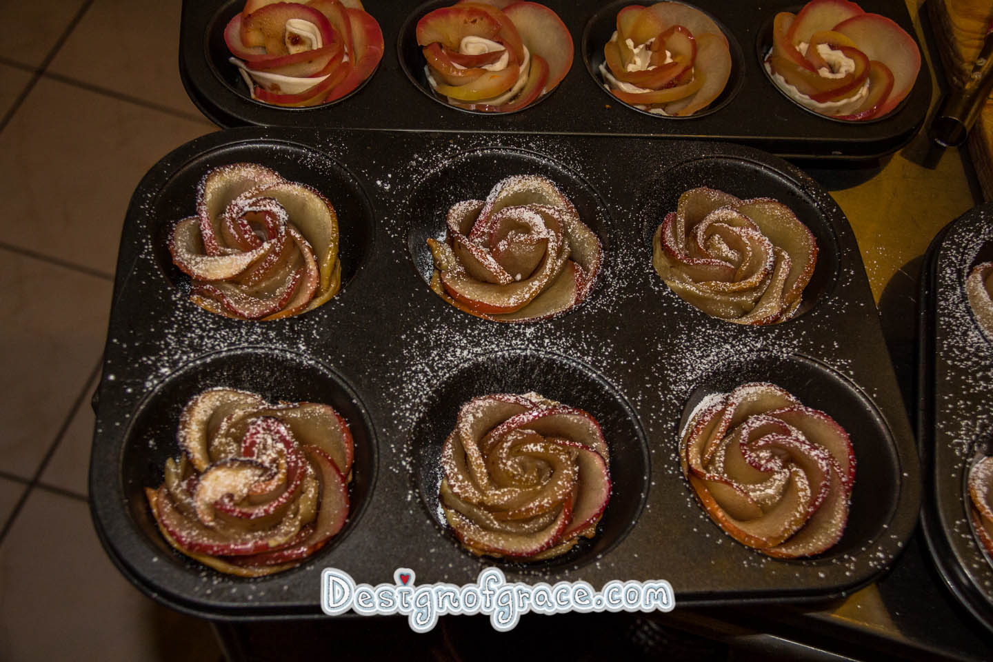 Apple rose baked and sprinkle with icing sugar